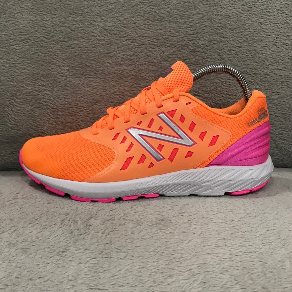 New balance women size 8.5 néw shoes.